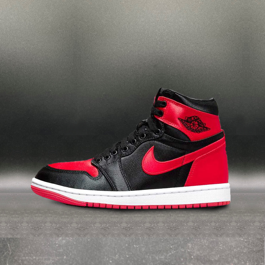 Nike WMNS Air Jordan 1 Retro High OG Satin Bred